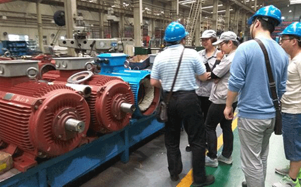 西安泰富西瑪電機(jī)開(kāi)展安全月安全生產(chǎn)大檢查。