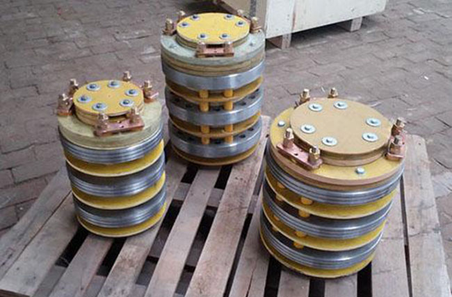 圖為西安西瑪高壓電機(jī)滑環(huán) 圖為西安西瑪高壓電機(jī)滑環(huán)